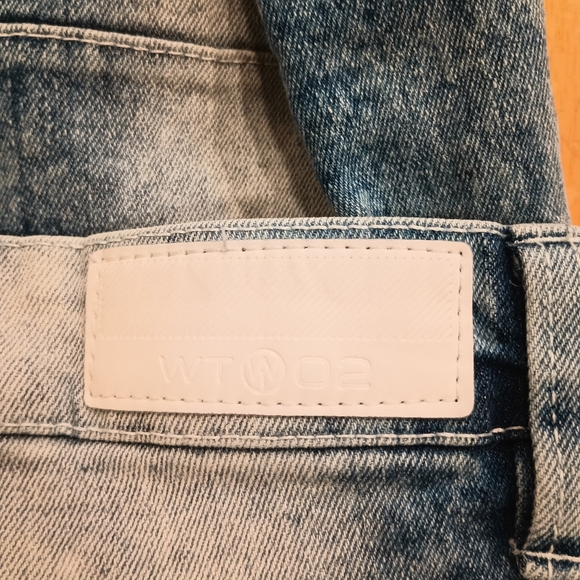 Stylish Men's Slim Denim Jeans - Picture 8 of 8